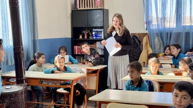 Ağrı’nın Yukarı Yenigün köyünde dört kadın öğretmen öğrencilerin geleceğine ışık tutuyor