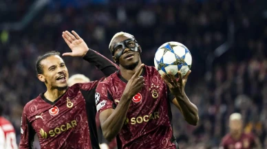 Victor Osimhen Ajax'a Hat-Trick Yaparak Gol Krallığında Zirveye Yükseldi