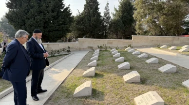 Erzurumlu şehit aileleri Çanakkale'deki 57. Alay Şehitliği'ni ziyaret ederek dualar okudu