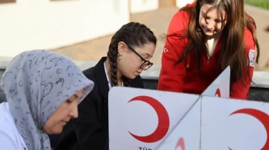 Manisa'da Yunusemre Belediyesi ve Türk Kızılay işbirliğiyle kan ve kök hücre bağış kampanyası