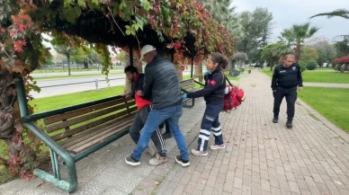 Samsun’da parkta alkol alan şahıs sızınca hastaneye kaldırıldı