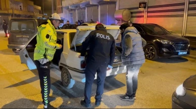 Ceylanpınar'da asayiş uygulamasında aranan 2 kişi yakalandı ve ruhsatsız tabanca ele geçirildi