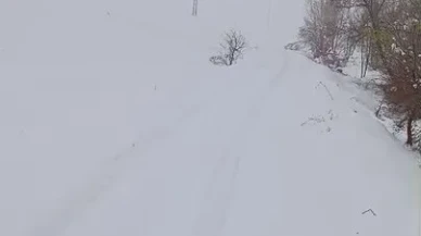 Sivas'ta yoğun kar yağışı nedeniyle 46 yerleşim yerine ulaşım sağlanamıyor