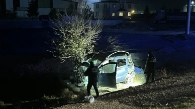 Konya'da hafif ticari araç şarampole devrildi, 1 kişi öldü 3 kişi yaralandı