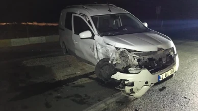 Konya'da üç aracın karıştığı kazada 6 kişi hafif yaralandı