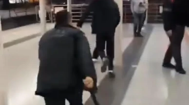 Bursa’da güvenlik görevlisi ile şüpheli arasında metroda kavga çıktı ve yumruklar