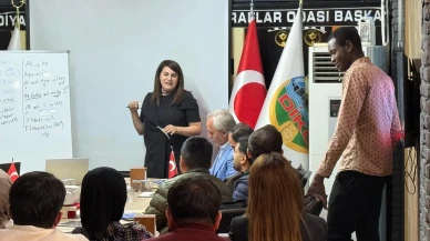 Diyarbakır Kuyumcular Odası esnafa ücretsiz İngilizce eğitimi başlattı