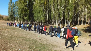 KAĞDASK ile Kars’ta Susuz Şelalesi’ne doğa yürüyüşü düzenlendi