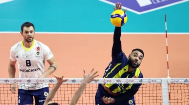 İstanbul'da Fenerbahçe Medicana Efeler Ligi'nde Galatasaray HDI Sigorta'ya 3-2 mağlup oldu