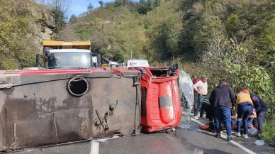 Trabzon’da İtfaiye Aracı Kaza Yaptı, 2 Görevli Yaralandı