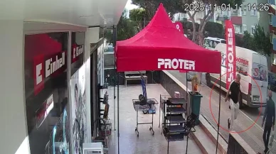 Antalya'da alkollü şahıs yoldan geçenleri bıçaklayarak polis tarafından yakalandı