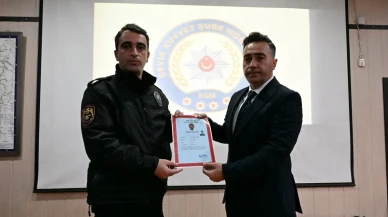 Ağrı Emniyet Müdürü Önder çevik kuvvete başarı belgesi takdim etti