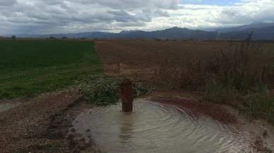 Konya'da eski bir kuyudan püsküren su yöre halkını şaşırttı