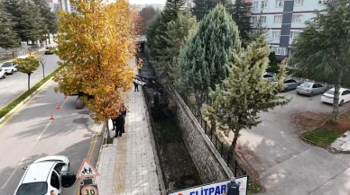Çorum Belediyesi Melikgazi Deresi'nde temizlik ve ıslah çalışmalarına devam ediyor