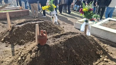 Burdur'da çıkan yangında hayatını kaybeden yaşlı çift toprağa verildi