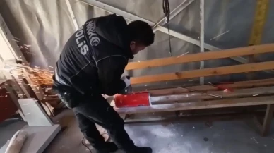 Ağrı'da otobüs bagajında yangın tüplerine gizlenmiş 8 kilo skunk ele geçirildi