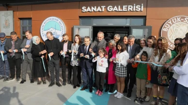 Kayseri Büyükşehir Belediyesi'nde ahşap geri dönüşüm sergisi sanatseverlerle buluştu