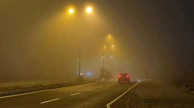 Bartın'da yoğun sis trafikte görüş mesafesini düşürdü