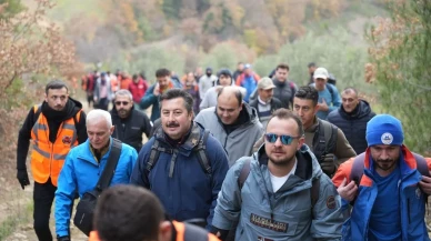 Bursa'nın Yenişehir ilçesinde doğa yürüyüşü ile gençler stres attı