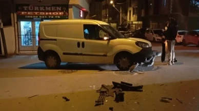 Bursa’da hafif ticari araç ile otomobilin çarpışması sonucu 2 kişi yaralandı