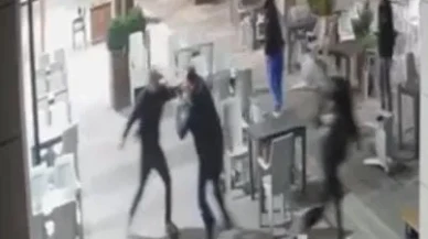 Bursa'da baba-oğul palayla 3 kişiyi yaraladı, dehşet anları kamerada