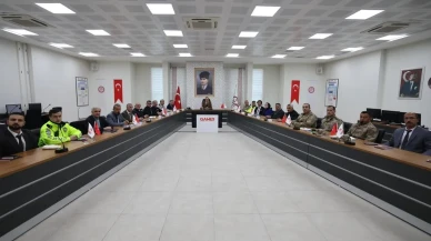Siirt'te karla mücadelede 200 araç ve 600 personel sahada