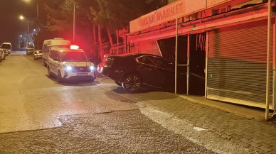 Manisa'da fren yerine gaza basan sürücü markete girdi