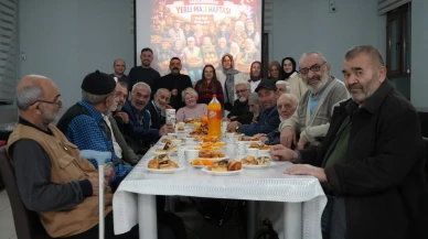 Bayburt'ta huzurevi sakinleri Yerli Malı Haftası'nı neşeyle kutladı