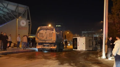 Niğde'de işçi servisi ile otomobil çarpıştı: 11 kişi yaralandı