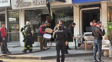 Kocaeli'de spot eşya dükkanının deposunda çıkan yangın itfaiye tarafından söndürüldü