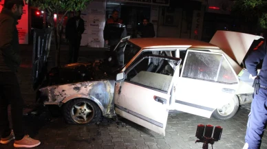 Aydın'da park halindeki otomobil yangın sonucu küle döndü
