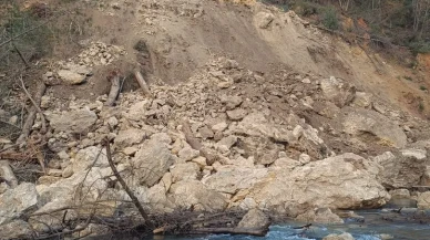 Hatay'ın Dörtyol ilçesinde heyelan sonrası AFAD ve itfaiye ekipleri bölgede önlem aldı