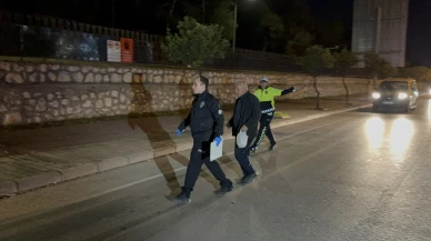 Adana’da lüks otomobilin kamyona çarpması sonucu 1 kişi öldü 2 kişi yaralandı