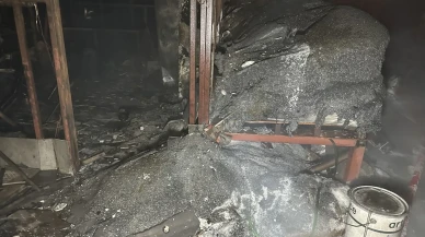 Uşak'ta poşet fabrikasında çıkan yangın itfaiye ekiplerince söndürüldü