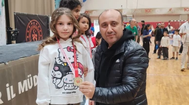 Samsun'da spor tırmanış Türkiye Kupası'nda 197 minik sporcu şampiyonluk için yarıştı