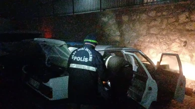 Çorum'da park halindeki otomobil kimliği belirsiz kişi tarafından kurşunlandı