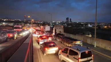 Beylikdüzü Ambarlı’da tır şoförlerinin eylemi nedeniyle trafik durma noktasına geldi