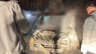 Karabük'te seyir halindeki hafif ticari araç alev alarak kullanılmaz hale geldi