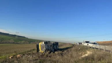 Çorlu'da bariyerlere çarpan kamyon şoförü Mehmet kemer sayesinde kurtuldu