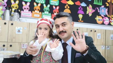 Sivas’ta minik öğrencilere süt ve simit ikram edildi