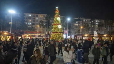 Mersin’de yılbaşı pazarı renkli etkinliklerle kapılarını açtı