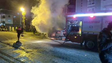 Bartın'da sürücüyü şoke eden yangın, mahallelinin müdahalesiyle söndürüldü