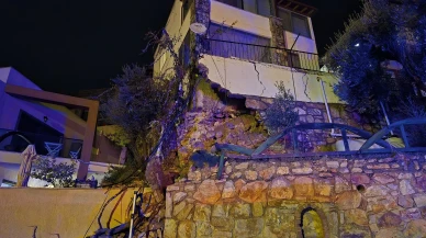 Bodrum'da sağanak yağış nedeniyle yollar kapandı ve evler su altında kaldı