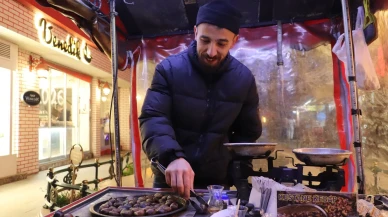 Eskişehir'de eksi 7 derecede kestane satan esnaf gece boyunca çalıştı