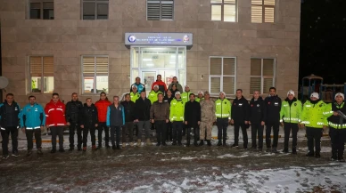 Erzincan Valisi kar temizleme çalışmalarını sahada takip etti