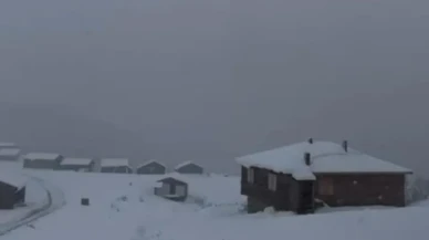 Kastamonu'nun yüksek kesimlerinde etkili kar yağışı ulaşımı aksattı