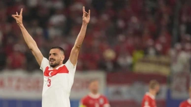 Merih Demiral, bozkurt heykelini ziyaret etti: "İyi ki yapmışım"