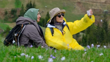 Doğa aşıkları mor sümbüllerle buluştu: Gümüşhane'de unutulmaz yürüyüş etkinliği