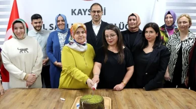 Ebeler Haftası'nda önemli mesaj: Dr. Erşan, ebeleri yüceltti ve toplum sağlığındaki rollerine dikkat çekti