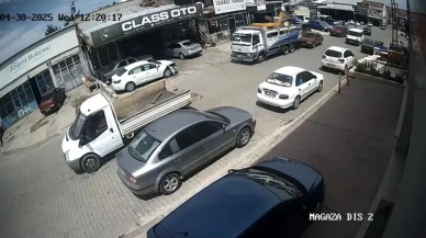 Freni boşalan kamyon geri kaçtı: 4 araca çarparak durabildi